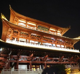 韶关长沙旅游攻略(长沙旅游攻略景点必去长沙美食街)