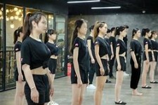 韶关兼职模特进修班(学生怎么兼职模特)