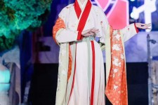 韶关汉服模特是哪种兼职的吗(网上雇用古拆汉服模特可信吗)