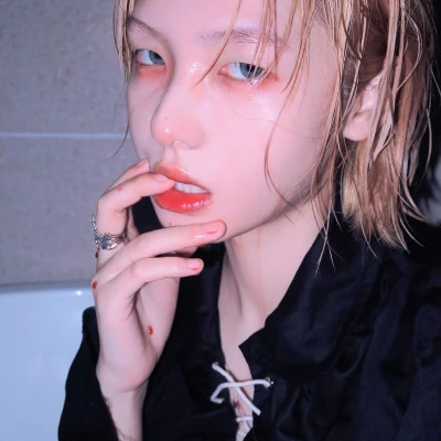 韶关伴游女生樱花漫舞的资料