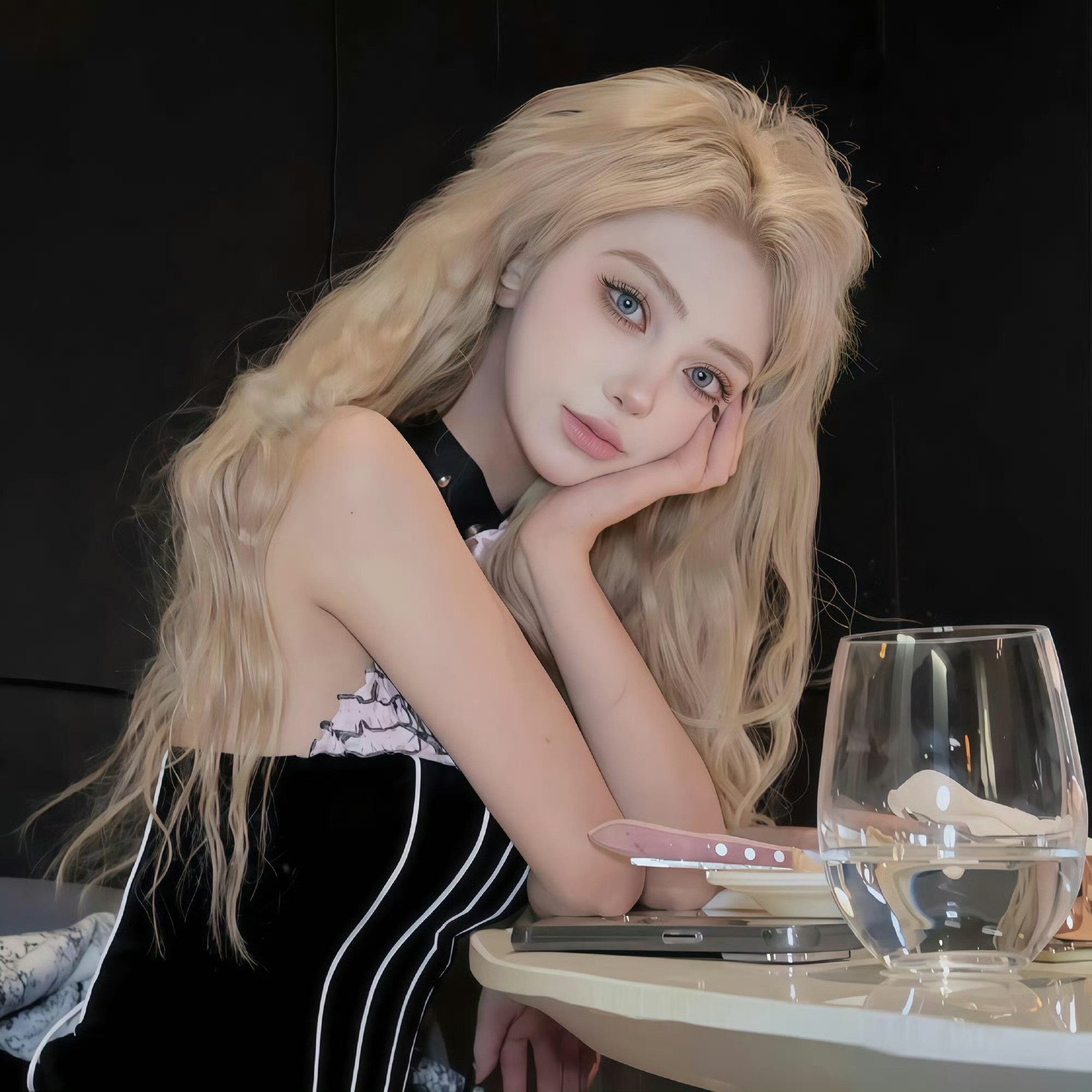 韶关伴游女生晨露的资料