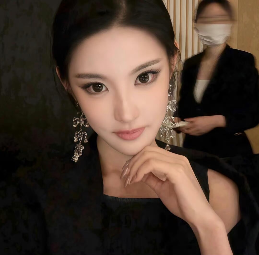 韶关伴游女生 | Isabella Chen的资料